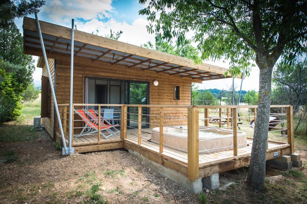 Camping Les Hautes Prairies Lourmarin Exterior foto