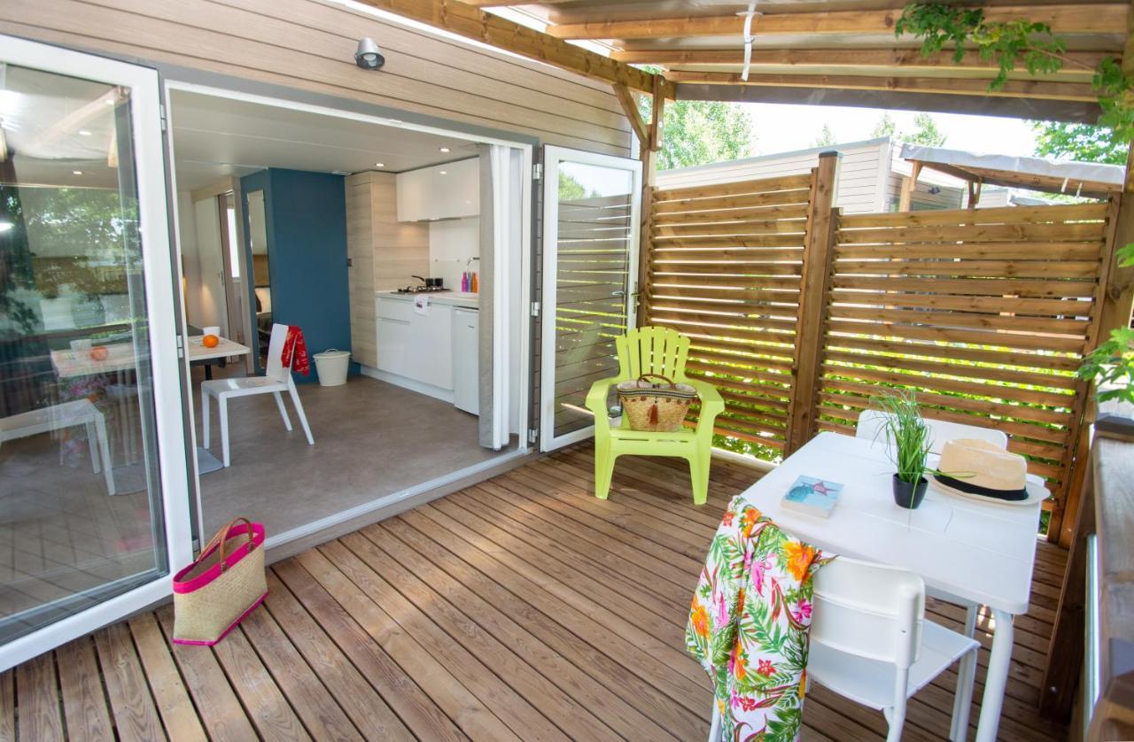 Camping Les Hautes Prairies Lourmarin Exterior foto