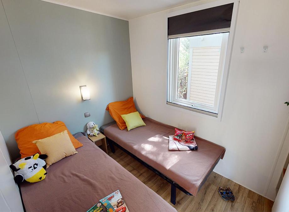 Camping Les Hautes Prairies Lourmarin Exterior foto